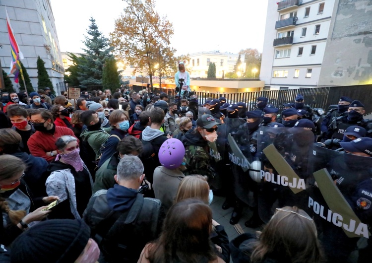  Partia VOX w PE: Szefowa Komisji Praw Kobiet narusza suwerenność polskich sądów