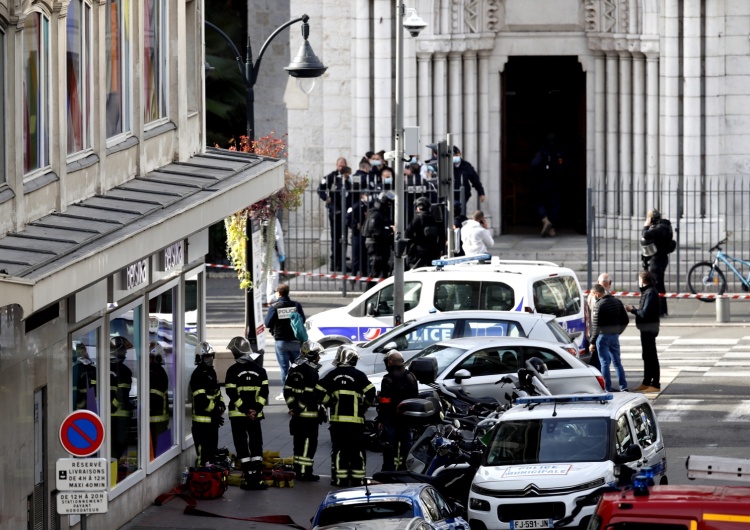  Francja: Nowe informacje ws. ataku nożownika w Nicei. Kobiecie ścięto głowę