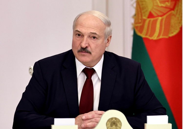 Aleksandr Łukaszenka Łukaszenka: „Duda sfałszował wyniki wyborów w Polsce”