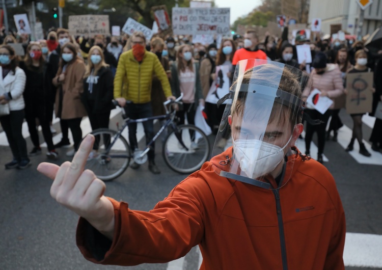  „Wy...chowywać!” RPD apeluje do rodziców, którzy protestują