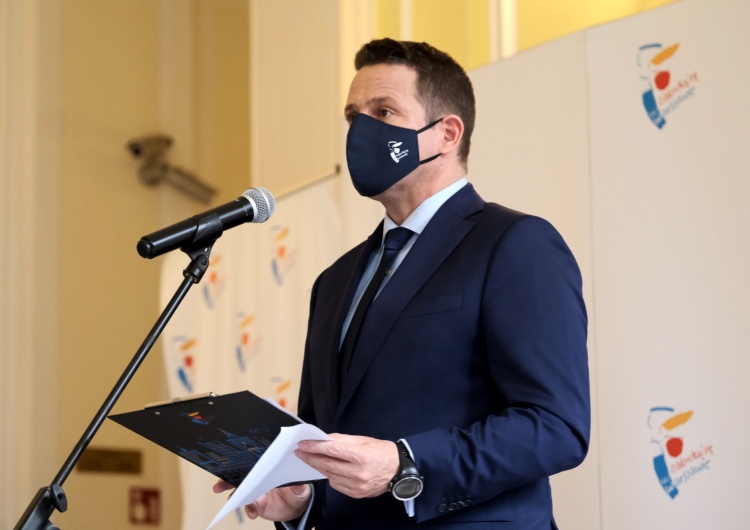 Rafał Trzaskowski Kiedyś Trzaskowski bronił Konstytucji. Teraz: „Haniebne orzeczenie nie może wejść w życie”