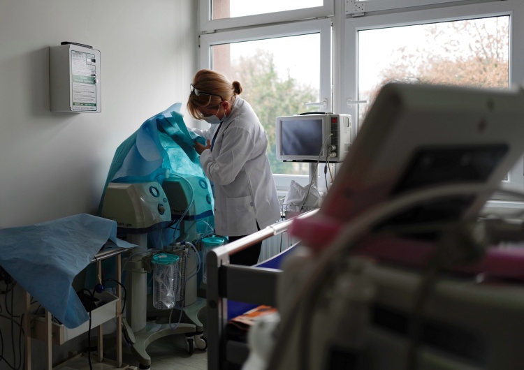 fot. Andrzej Grygiel Już ponad 400 tys. Polaków zakażonych koronawirusem