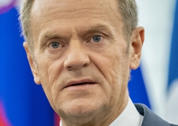 „Mateusz, ty nawet już nie udajesz, że nad czymkolwiek panujesz”. Tusk atakuje premiera