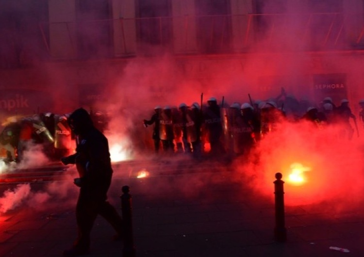 Wydział kontroli zajmie się sprawą postrzelenia naszego fotoreportera na Marszu Niepodległości