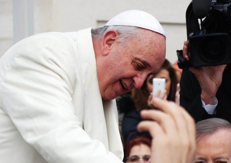 Papież Franciszek Dziś  Światowy Dzień Ubogich. Papież: wyciągnij rękę do ubogiego