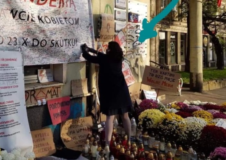 Gdańsk: Biuro posła PiS obklejono wulgaryzmami.