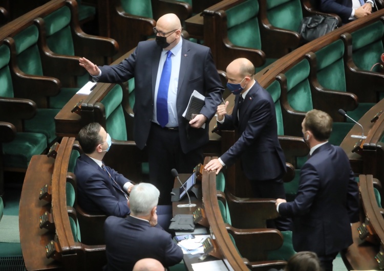  [SONDAŻ] Kogo Polacy uważają za lidera opozycji? Zaskakujące wyniki badania