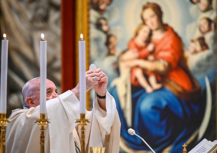 Papież Franciszek Papież: Nie jesteśmy stworzeni po to, by marzyć o wakacjach czy weekendach