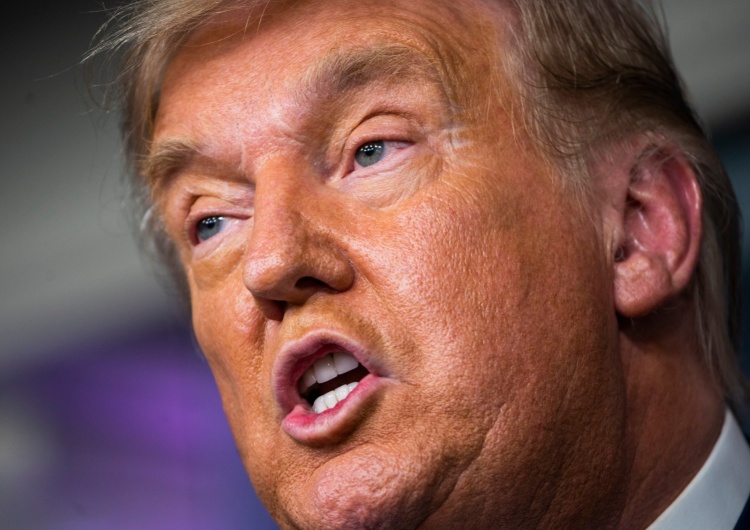 Donald Trump Twitter zapowiada, że przeniesie konto prezydenckie na Bidena, a prywatne konto Trumpa