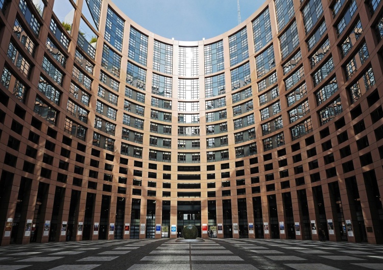 Financial Times: Mechanizm warunkowości może nigdy nie zostać użyty przez KE; jest wadliwy