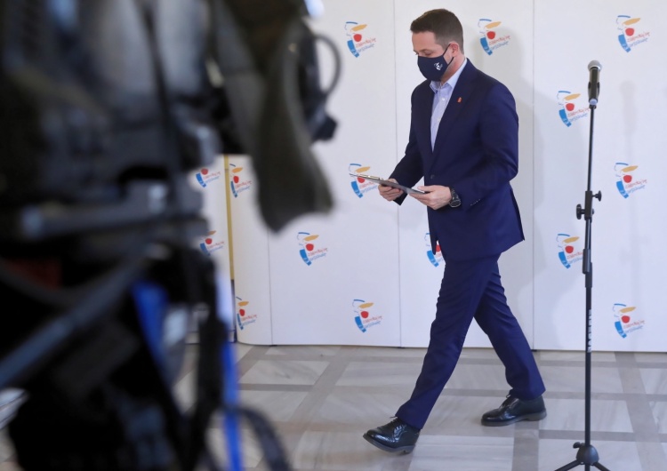 Policja odpowiada Trzaskowskiemu. „Być może jest to przejęzyczenie”