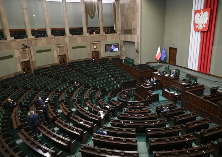  Sejm: Komisja Finansów Publicznych przyjęła projekt budżetu na 2021 r.