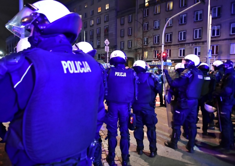  [WIDEO] Policja: Niestety to nie jedyny incydent z osobą z immunitetem podczas wczorajszych zabezpieczeń