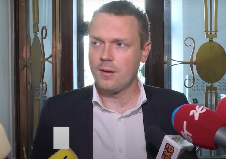 Firma Michała Tuska otrzymała rządową pomoc. Podano kwotę