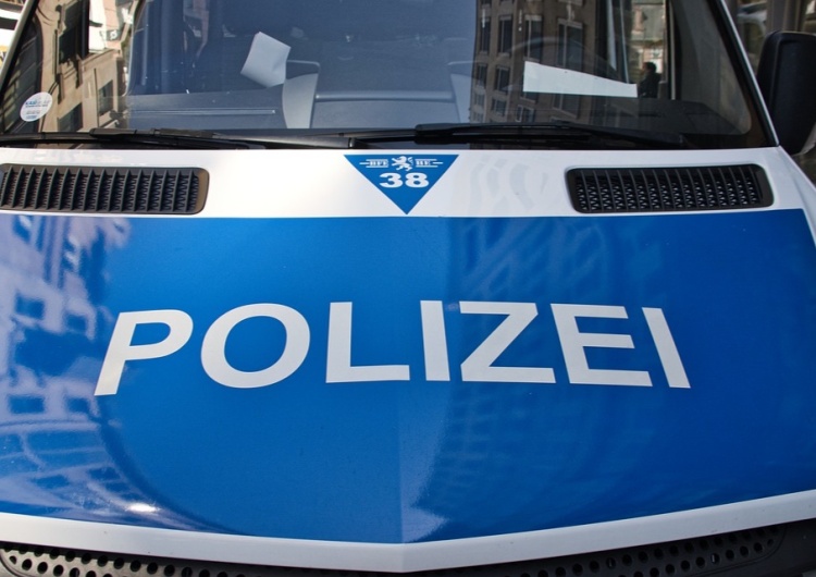 „Znaleziony w kabinie z poderżniętym gardłem”. Zwłoki polskiego kierowcy tira w Niemczech