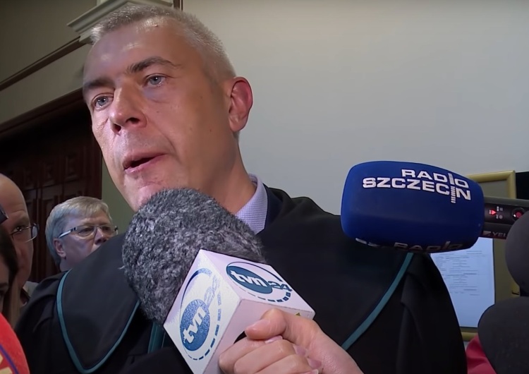 Roman Giertych Giertych grozi dziennikarzom sądem.