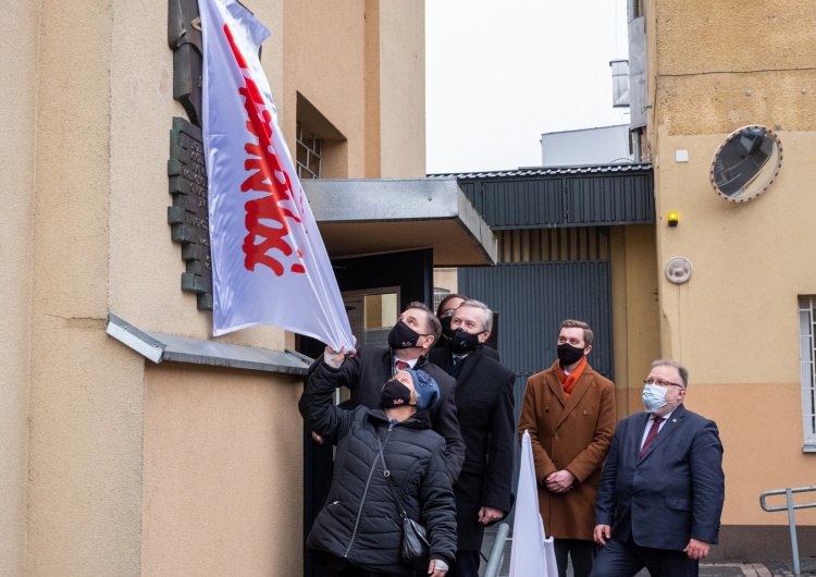   [Fotorelacja] Rakowiecka 37. Obchody 39. rocznicy wprowadzenia stanu wojennego 