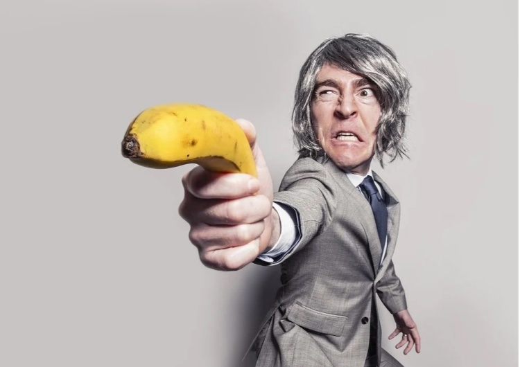 wściekły gość z groźnym bananem [Tylko u nas] 