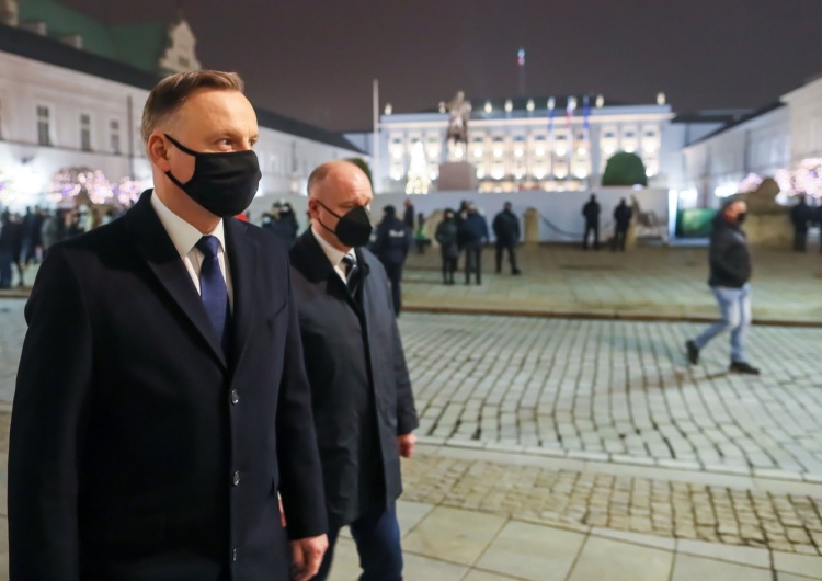 Andrzej Duda „Zaciśnięte zęby”. Były dyplomata kpi z depeszy gratulacyjnej Prezydenta Dudy