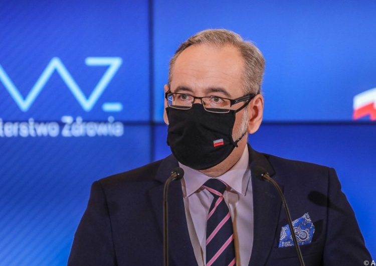 Adam Niedzielski „Zamykamy galerie i pojawią się ograniczenia ruchu”. Minister Zdrowia podał szczegóły