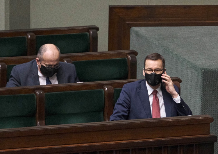Czekają nas naprawdę ostre obostrzenia? Premier o godzinie policyjnej.