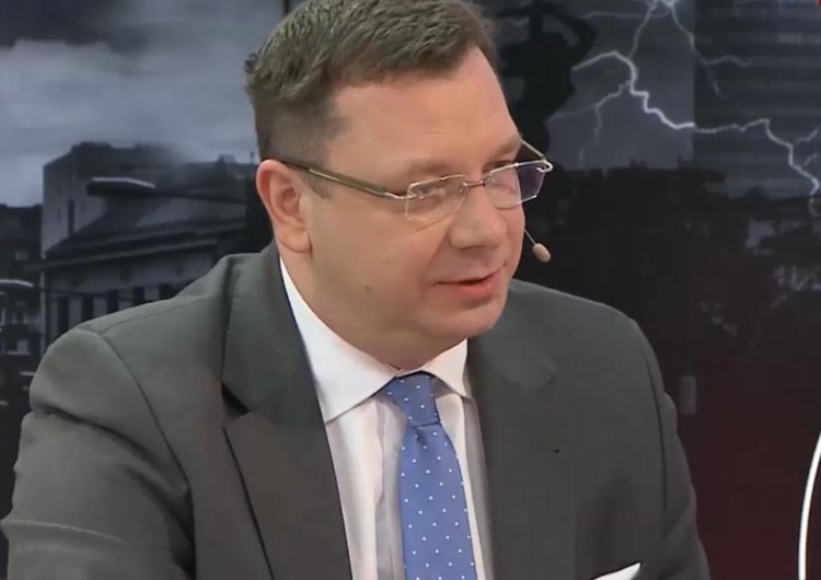 Michał Wójcik Min. Wójcik przebył COVID-19. Poseł Lewicy radzi, by jeszcze nie wracał: