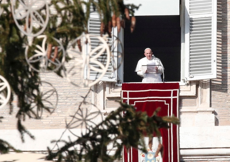 Papież Franciszek Papież: Zamiast narzekać na restrykcje z powodu pandemii, pomagajmy innym