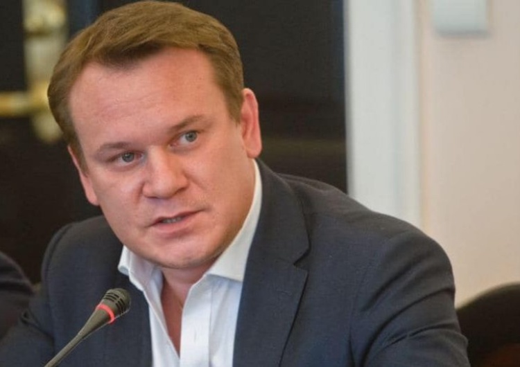 Burza po skandalicznym artykule Onetu. Tarczyński nie przebiera w słowach: Plucie w twarz Polakom