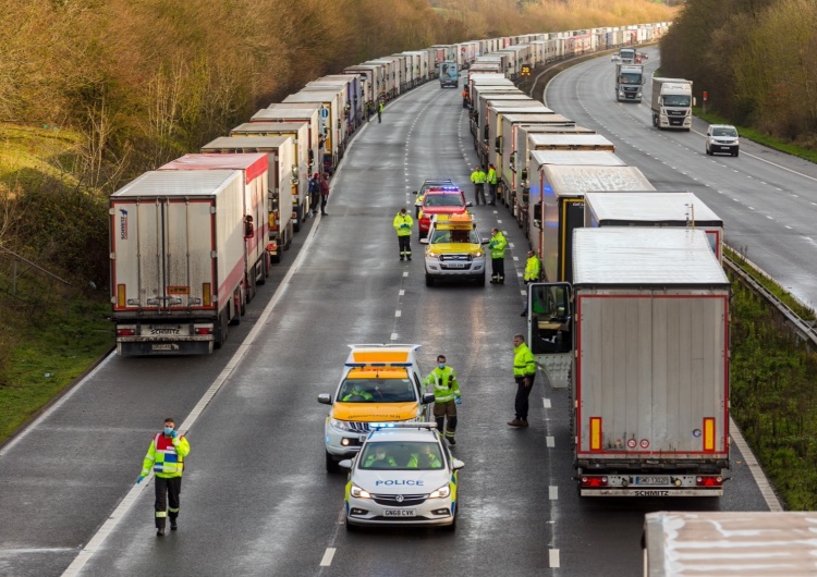  Polscy kierowcy utknęli w Wielkiej Brytanii. MSZ podało nowe informacje
