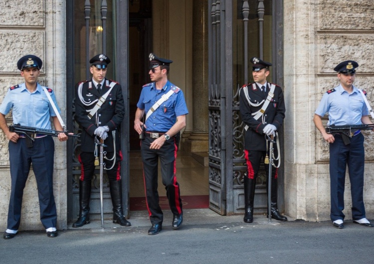 Karabinierzy „Bez miejsca na pobłażanie”. Świąteczne surowe kontrole we Włoszech