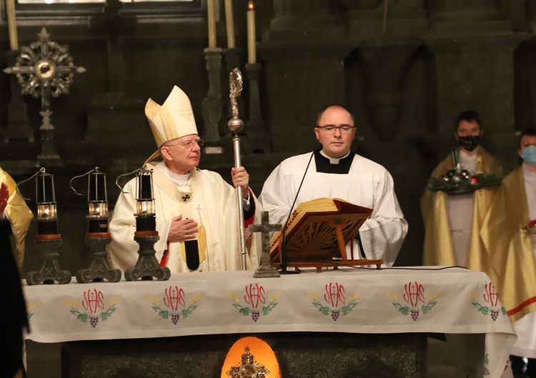 Abp Marek Jędraszewski, pasterka górnicza w kopalni soli w Wieliczce Abp Marek Jędraszewski: Radujmy się! Bóg jest z nami, bo chce nas zbawić