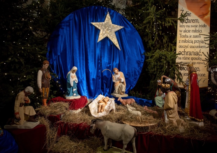 Gniezno, 25.12.2020. Pasterka pod przewodnictwem Prymasa Polski arcybiskupa Wojciecha Polaka Dziś uroczystość Narodzenia Pańskiego. Jedno z najważniejszych świąt w roku