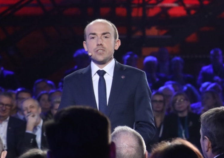 Budka atakuje PiS ws. szczepionek. Miażdżąca odpowiedź internautów
