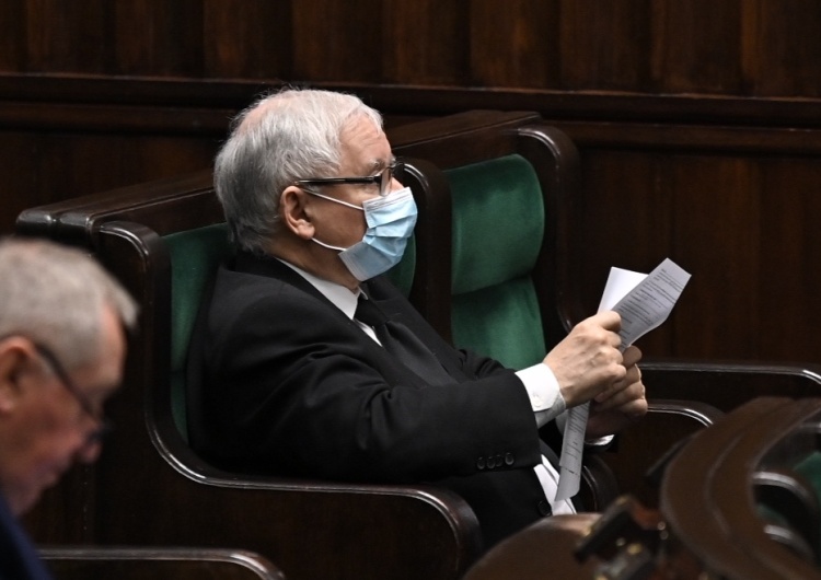  [SONDAŻ] Szef PiS ma powody do zadowolenia? Projekt Szymona Hołowni ostro w dół