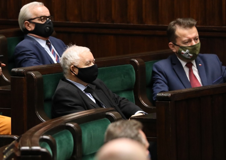  [SONDAŻ] PiS zdecydowanym liderem. KO notuje spadek