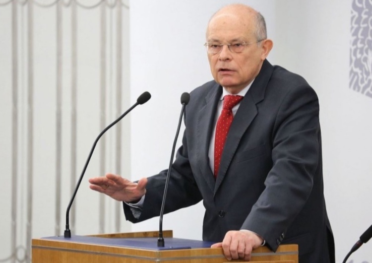 „Oszalały szef”. Borowski łączy zamieszki w USA z... katastrofą smoleńską i uderza w szefa PiS
