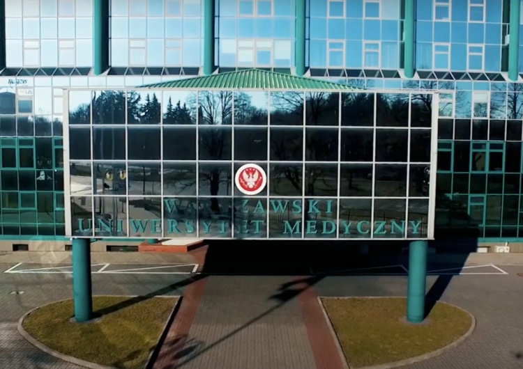 Skandal na WUM? „Zachęcano nas, by na szczepienia wziąć kolegów”