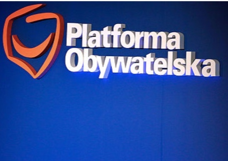 Polityk PO wśród zaszczepionych poza kolejką