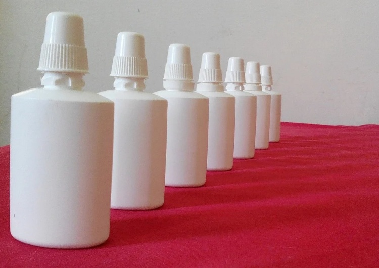 zdjęcie ilustracyjne Ten spray do nosa zabija koronawirusa. Prawie 100% skuteczności