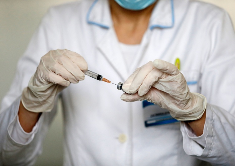 Pfizer zapowiada tymczasowe zmniejszenie dostaw szczepionek do Europy