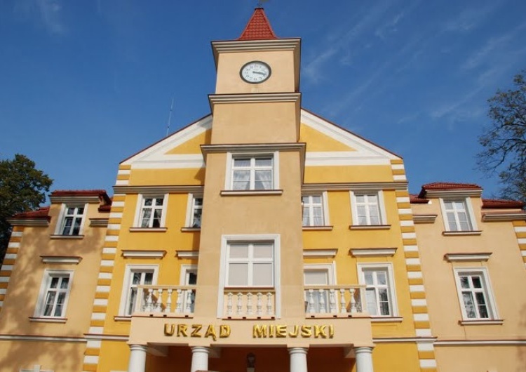 Ratusz w Dębicy Belgijskie Puurs nie zrywa współpracy z Dębicą pomimo nagonki o rzekomej