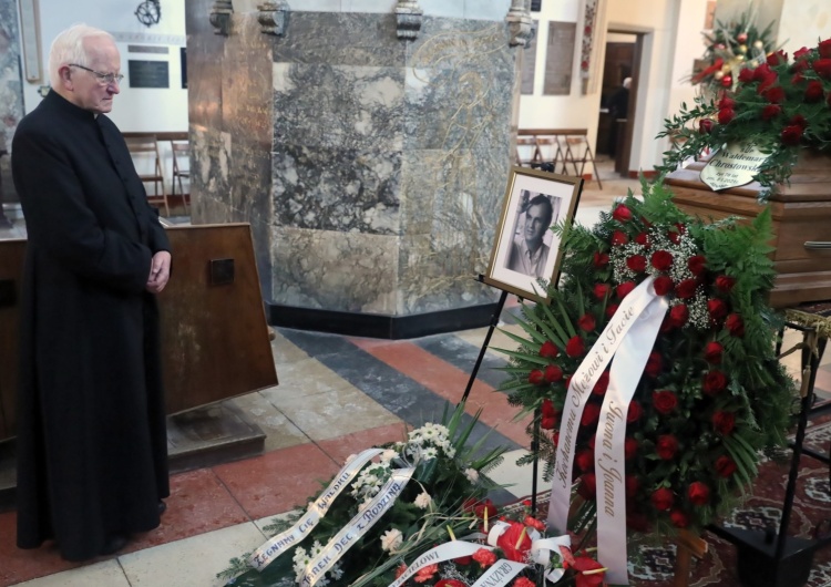  [fotorelacja] Pogrzeb Waldemara Chrostowskiego, kierowcy ks. Jerzego Popiełuszki i świadka jego porwania