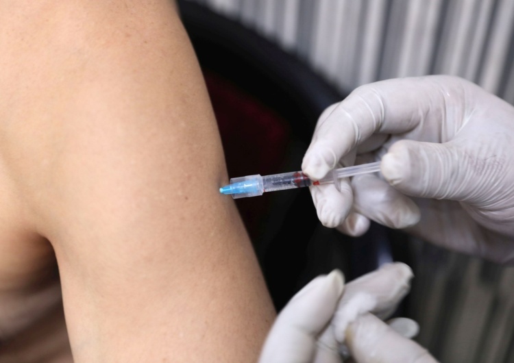 szczepionka Nie będzie medycznego apartheidu? Niemiecka Rada Etyki przeciwna przywilejom dla osób zaszczepionych