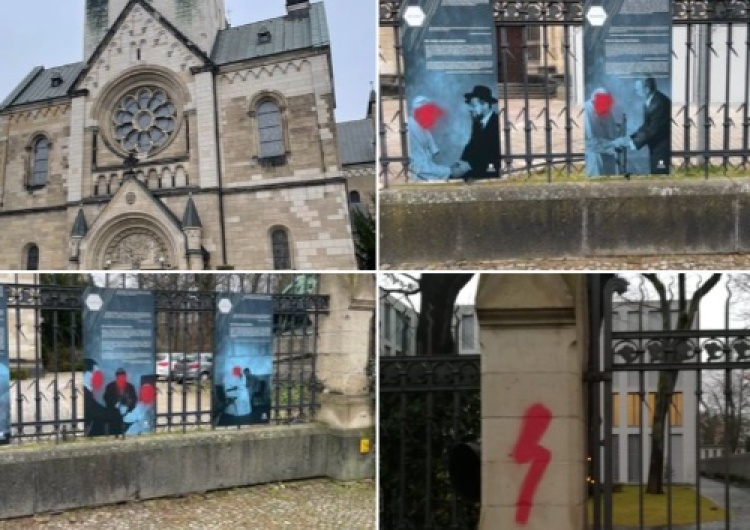 Berlin: Zniszczono wystawę poświęconą Janowi Pawłowi II. Zamazane twarze i czerwona błyskawica