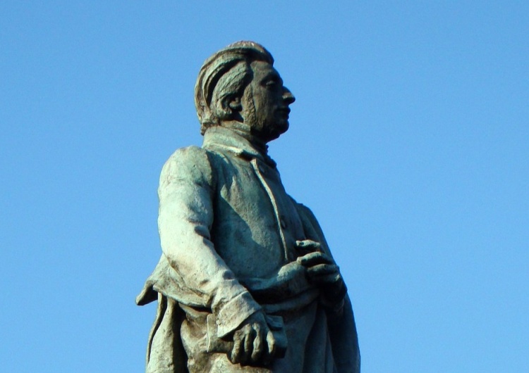 Pomnik Adama Mickiewicza w Krakowie Prawy Sierpowy: A imię jego 276...