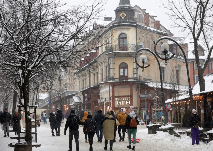 Krupówki, Zakopane Dziś otworzyły się hotele. Polacy szturmują obiekty w górach