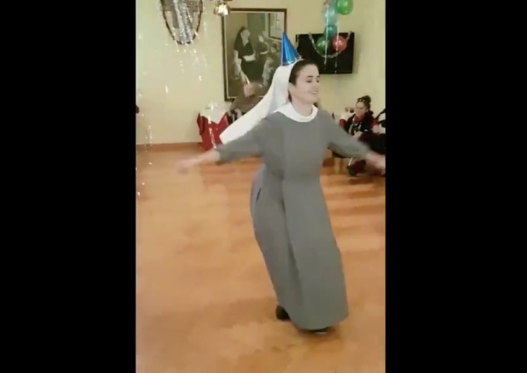  [video] Stepująca zakonnica na balu w Domu Seniora. Internauta: Anioł stepuje, niewiasty pociesza