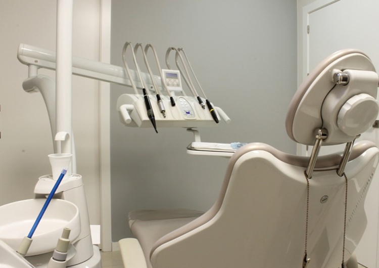 Dentystka biła małych pacjentów?