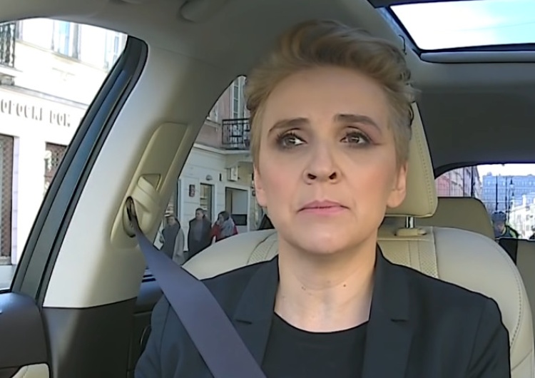 posłanka Scheuring-Wielgus [VIDEO] Scheuring-Wielgus: „jakaś taka jestem przymulona”. Chwali się antyklerykalną koszulką „od Biedronia”