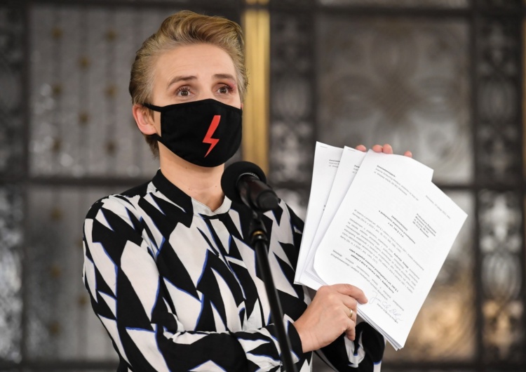Scheuring-Wielgus składa zawiadomienia do prokuratury. Na celowniku m.in. prymas Polski